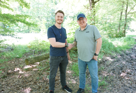 Symbolischer Handschlag zum Projektstart. Foto: LEADER-Region Erholungsgebiet Hasetal